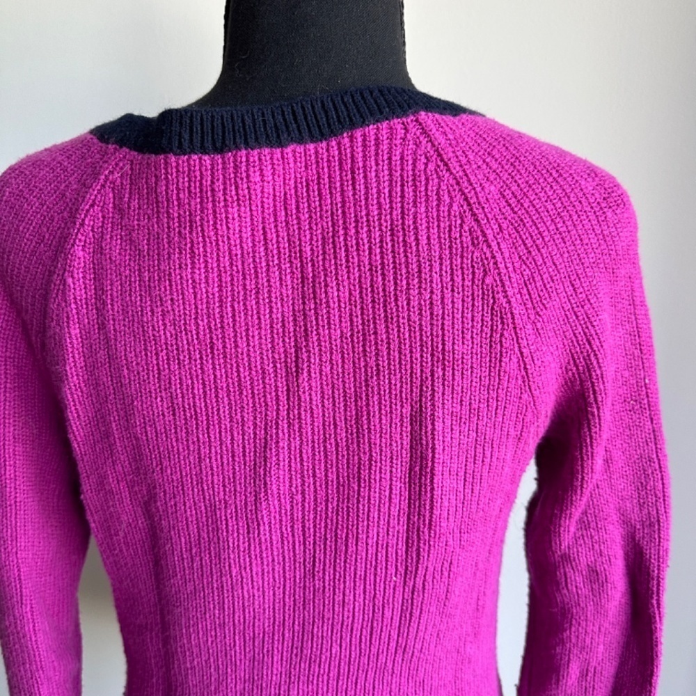 **TALBOTS* Magenta x Navy V-Neck Knitted Sweater Size - Picture 5 of 7